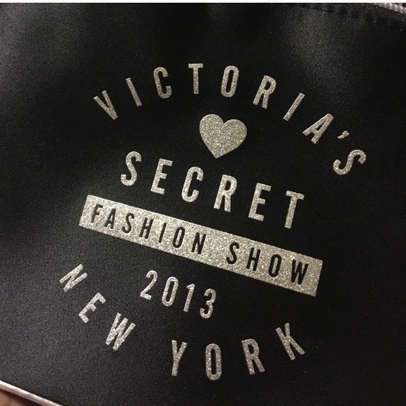 Victoria’s Secret Makeup Bag NY13 - Picture 8 of 8